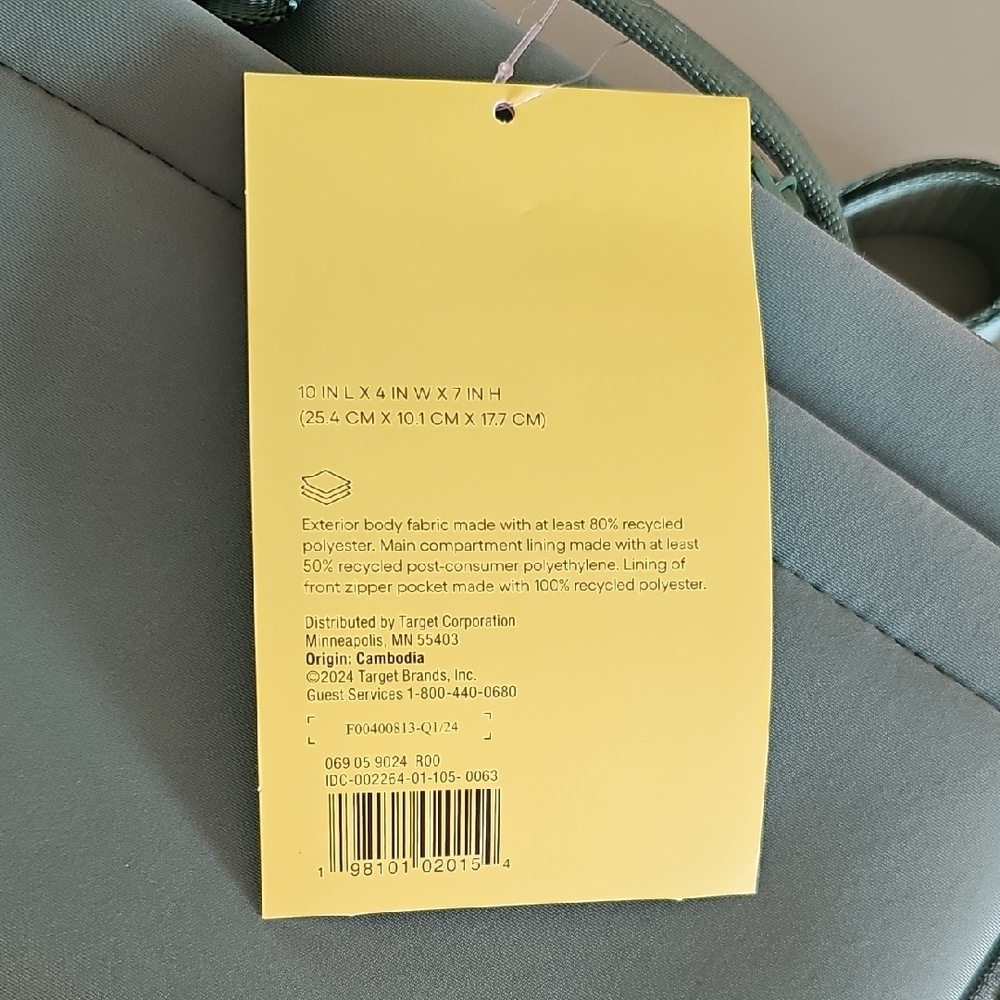 Faux Neoprene Lunch Tote - All in Motion Sage Green: Zipper Closure - Picture 2 of 5